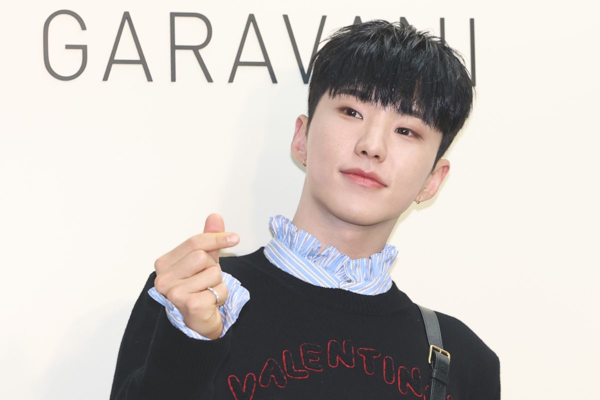 SEVENTEEN's Hoshi officially enlisted in the military service