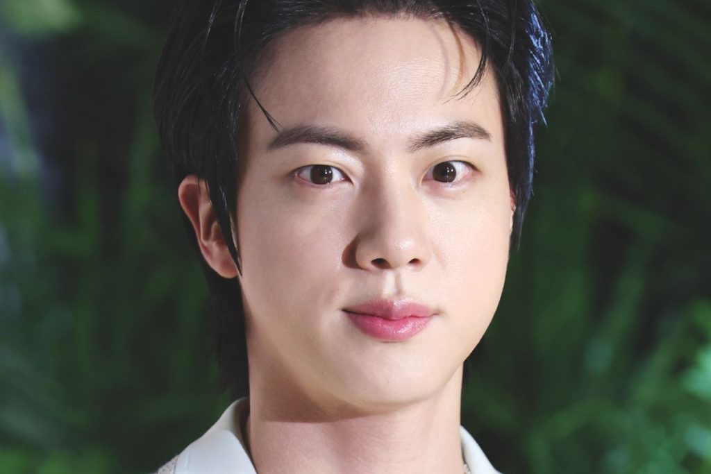 BTS Jin breaks the European Kpop solo-tour record