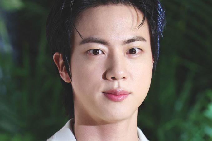 BTS Jin breaks the European Kpop solo-tour record