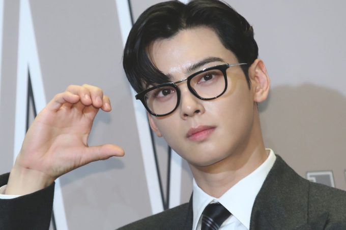 Cha Eunwoo will release a second solo mini-album during his enlistment