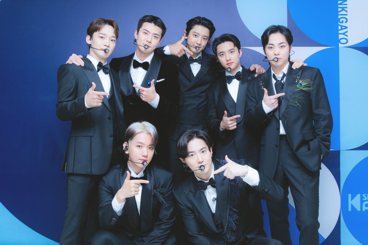 EXO is set to hold a year-end fan meeting, “EXO’verse”