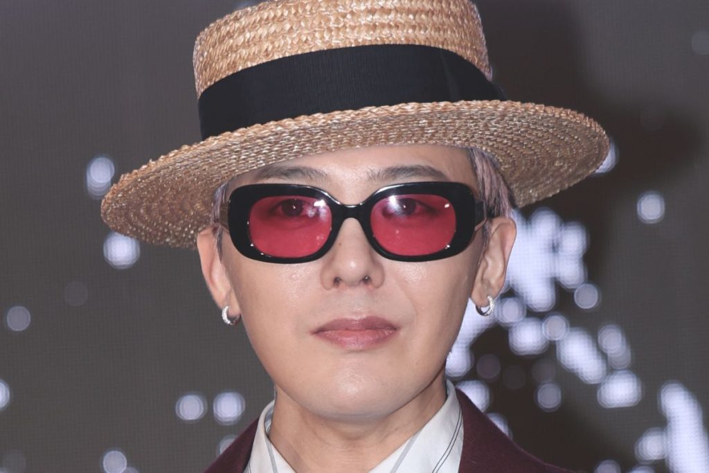 G-Dragon becomes the first Kpop idol to receive the Order of Cultural Merit Jade Crown G-Dragon becomes the first Kpop idol to receive the Order of Cultural Merit Jade Crown