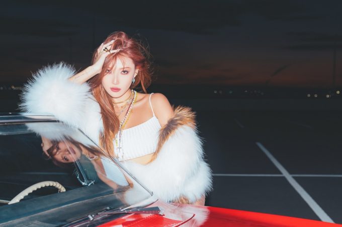 Hwasa of MAMAMOO opens up about “Good Goodbye,” and her hardcore fitness diet