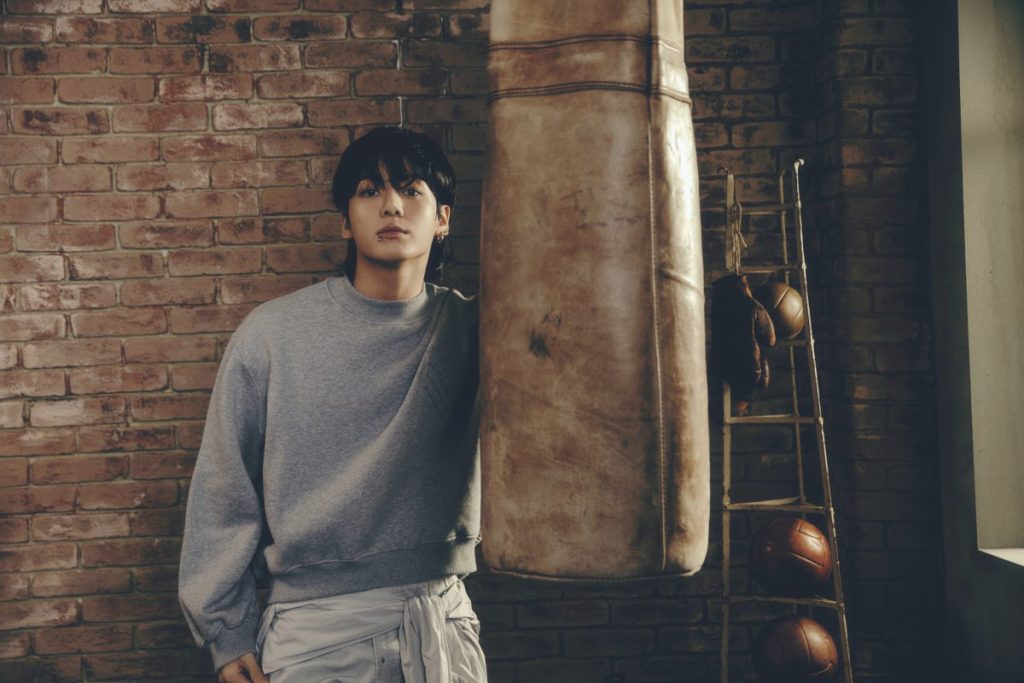 Jungkook of BTS turns TikTok into a party with the viral FaSHioN challenge Jungkook of BTS turns TikTok into a party with the viral FaSHioN challenge