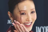 MAMAMOO’s Hwa Sa gets real in interview with Harper’s Bazaar Korea