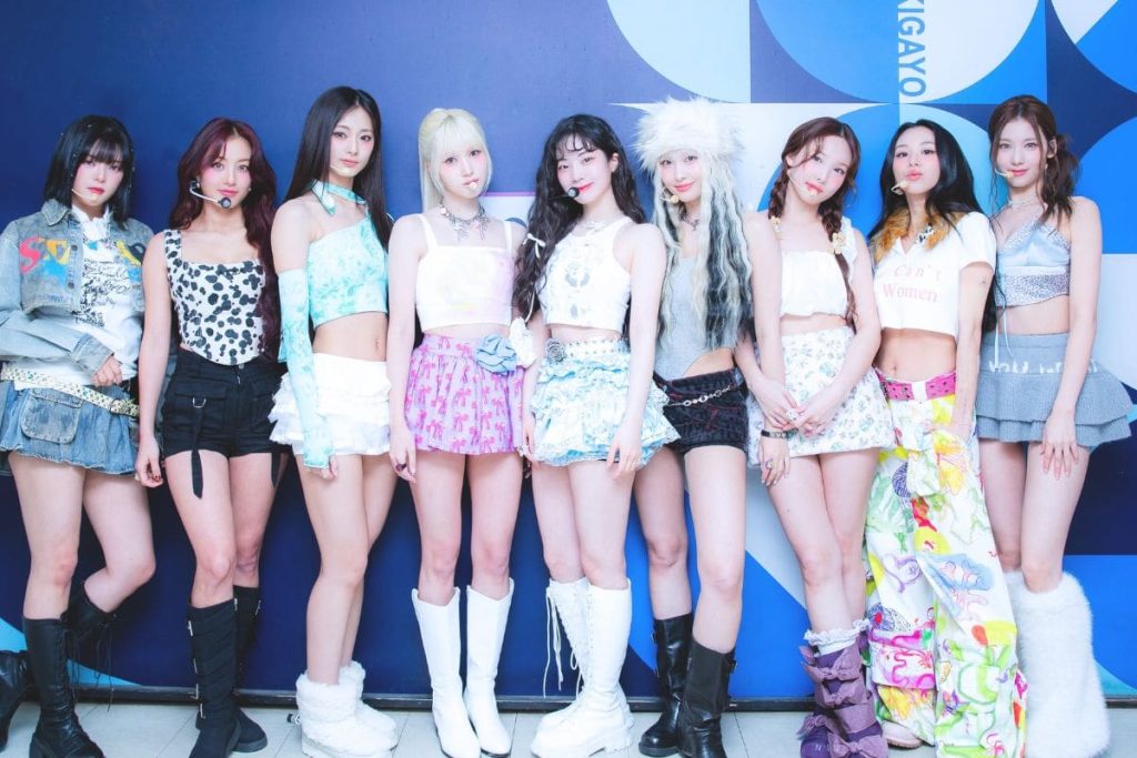 TWICE shows real friendship in the “ME+YOU” music video TWICE shows real friendship in “ME+YOU” music video