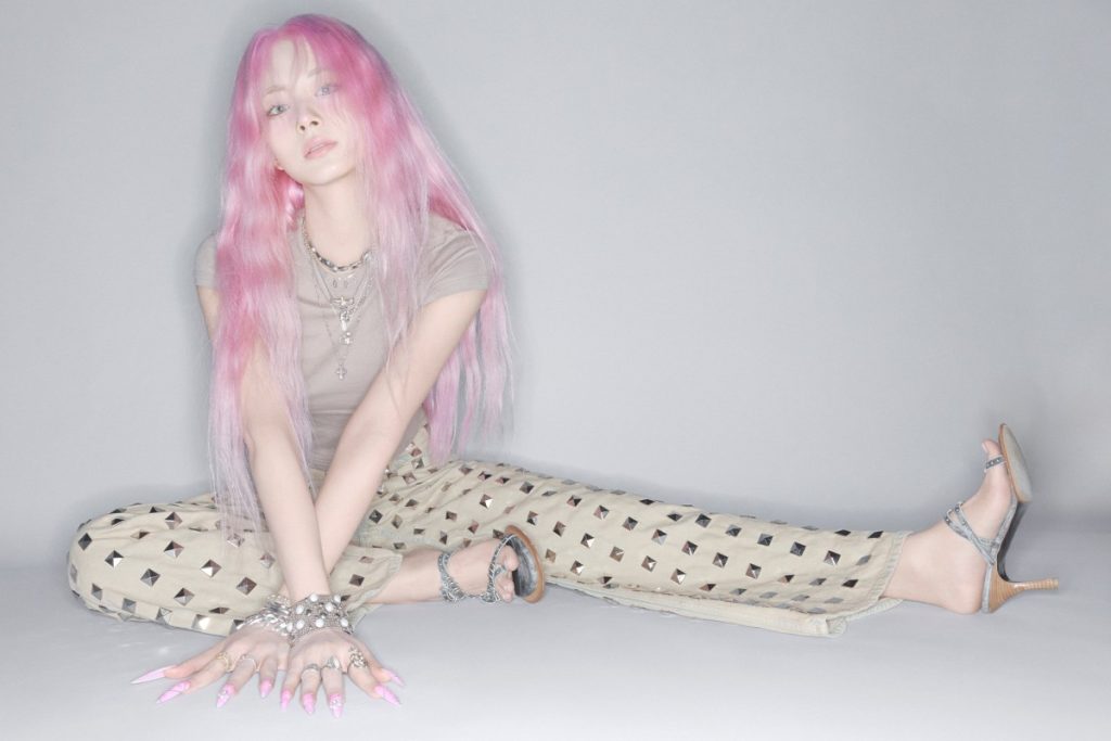 TWICE’s Tzuyu turns a bra moment into a sold-out success during the 2025 Victoria’s Secret Fashion Show