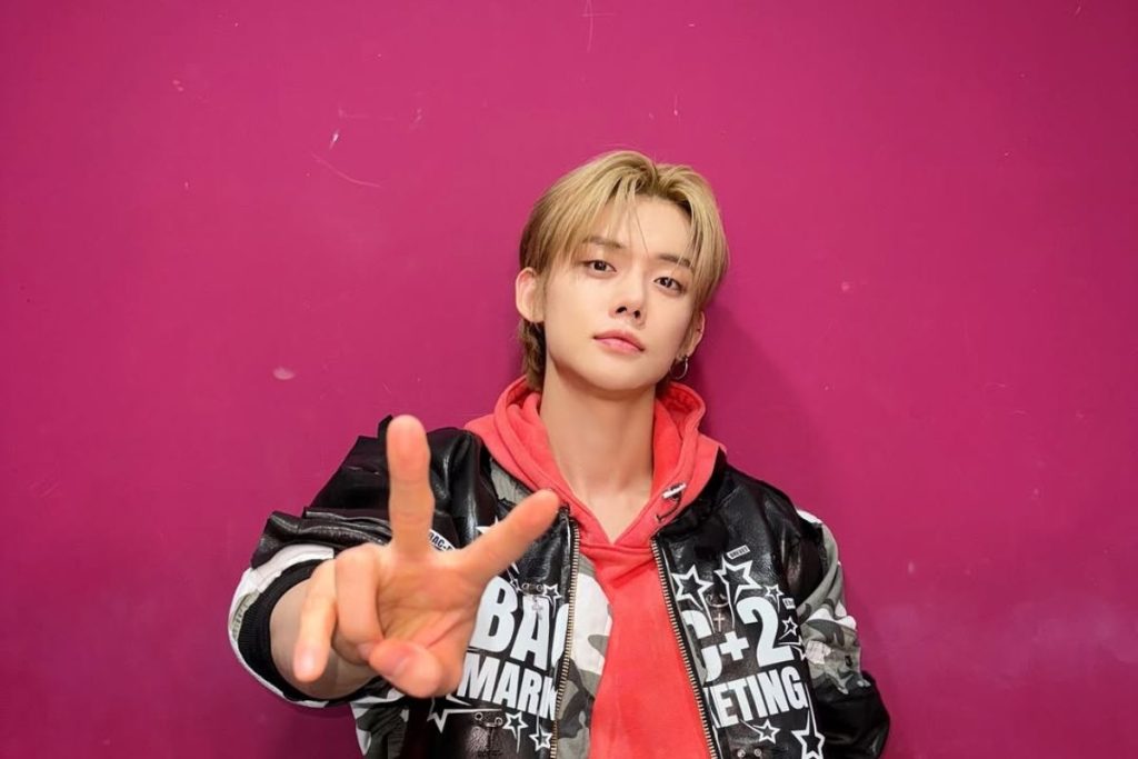 TXT's Yeonjun releases a new photo for his debut album “No Labels” TXT's Yeonjun releases a new photo for his debut album “No Labels”