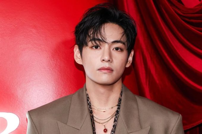 BTS' V shocks fans with unexpected love confessions during a live broadcast