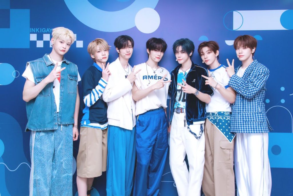 CLOSE YOUR EYES earn their first award for “X” on Show Champion