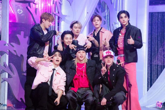 Stray Kids release the “DIVINE” music video