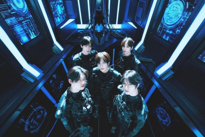 TXT takes on spicy challenges in new “Hot Ones Versus”