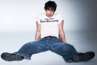 BTS V shocks fans going shirtless in the upcoming photobook “TYPE 非”