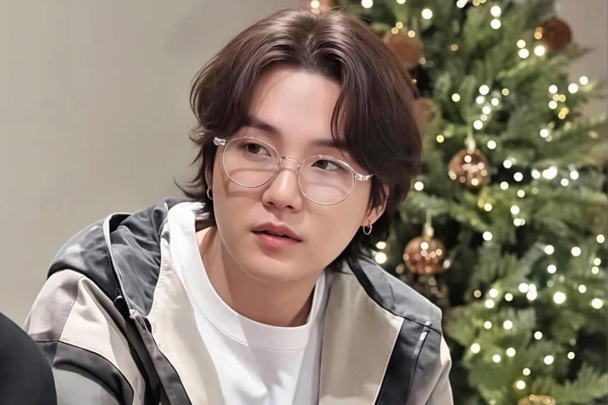 BTS's Suga introduces his cat to ARMY. Check out all the details