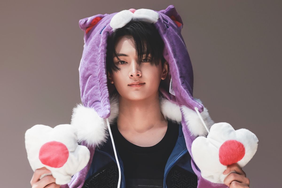 ENHYPEN's Jay surprises with his shocking resemblance to his grandfather