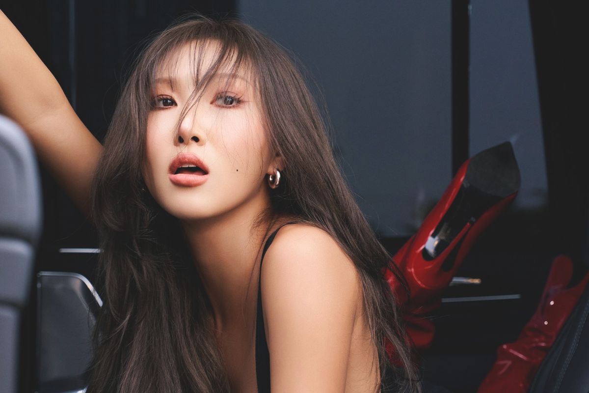 Hwa Sa earns another Music Core crown with “Good Goodbye”