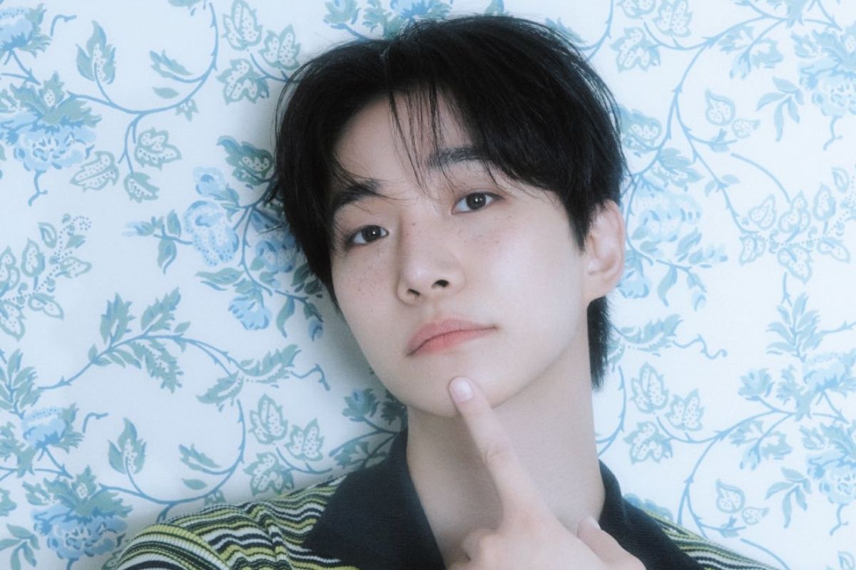 Junho announces a fan meeting to celebrate his birthday next year