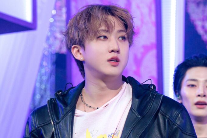 Stray Kids' Changbin shamelessly shows off his bare chest