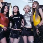 BLACKPINK's 'DEADLINE (Mood Light Ver.)' album includes an hourglass mood lamp