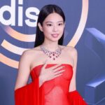 BLACKPINK's Jennie goes viral for the tiredness of receiving so many awards