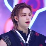 Hyunjin captivates his Stray Kids members with his abs