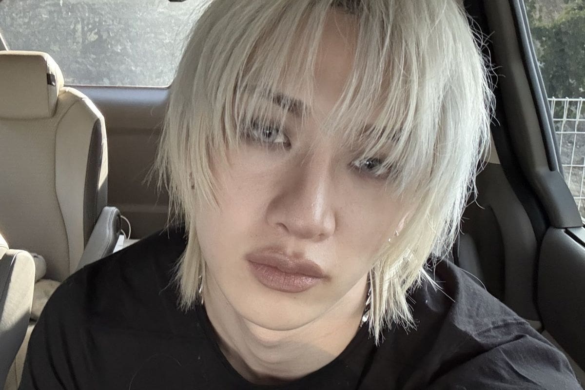 The idol looks iconic in new Bubble post 