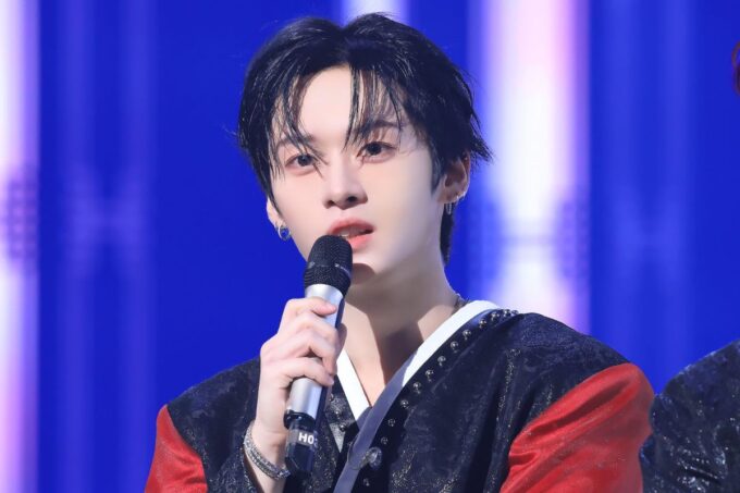 Stray Kids' Lee Know draws concern after showing up with an infected piercing