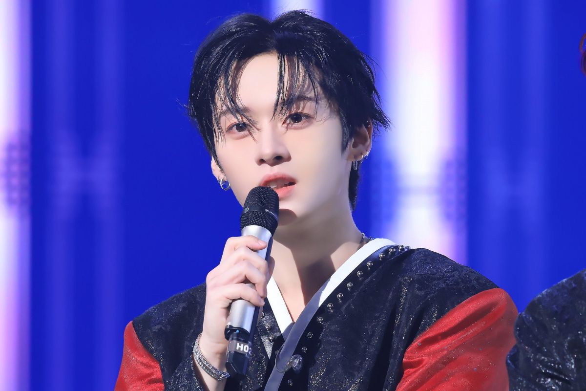 Stray Kids' Lee Know draws concern after showing up with an infected piercing