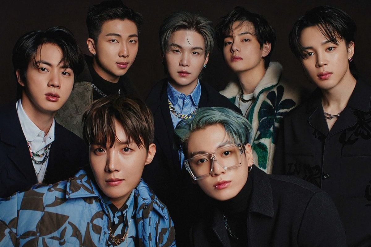 These are BTS members' voice messages from the 'ARIRANG' cover