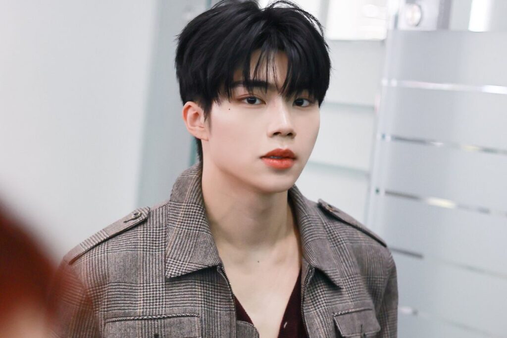 ZEROBASEONE’s Park Gun Wook releases the “Day After Day” music video ZEROBASEONE’s Park Gun Wook releases the “Day After Day” music video