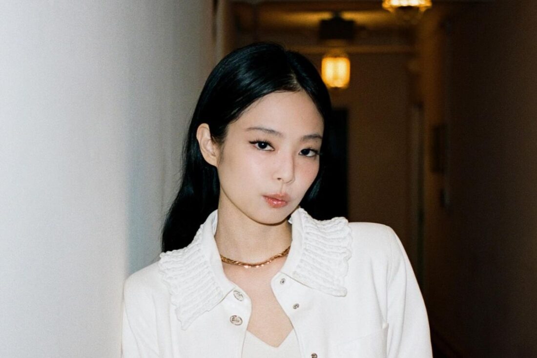 BLACKPINK’s Jennie makes an iconic appearance at the Moncler Grenoble fashion show