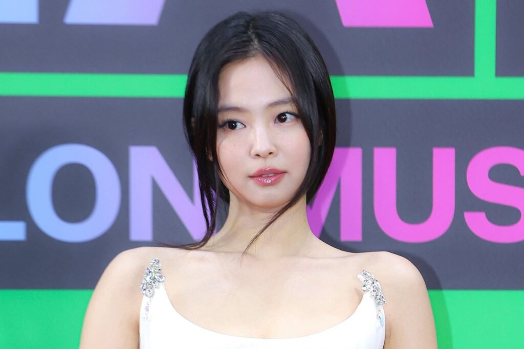 BLACKPINK's Jennie prepared a sweet message and gifts for a group of fifth-grade students