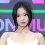 BLACKPINK's Jennie prepared a sweet message and gifts for a group of fifth-grade students