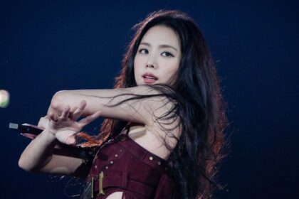 BLACKPINK's Jisoo impresses fans with her gaming skills