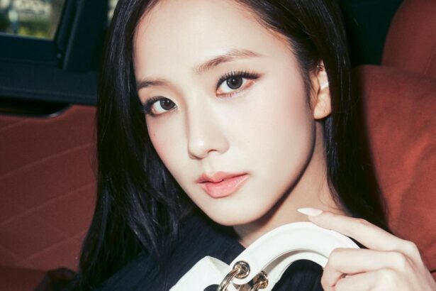 BLACKPINK’s Jisoo speaks Spanish for “Boyfriend on Demand” promotions