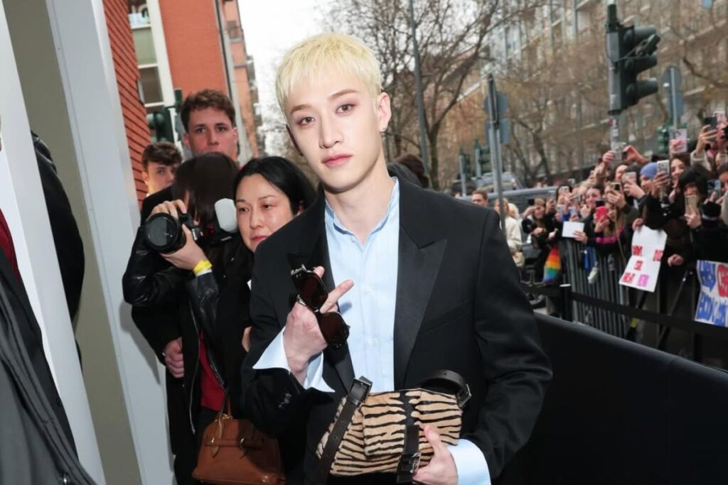 Stray Kids Bang Chan Gets Shirtless On Stage At The 2026 Golden Disc 