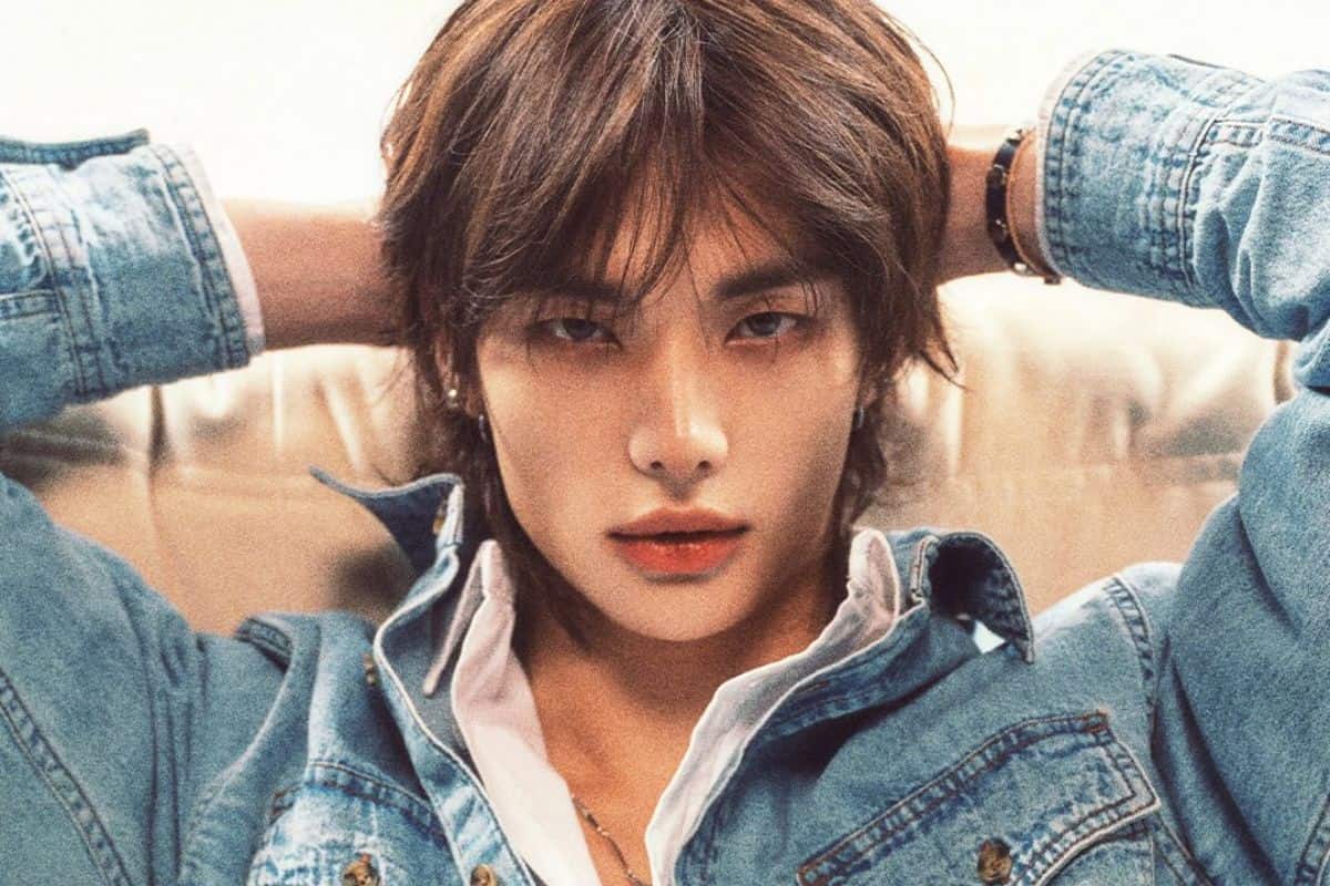 Hyunjin looks amazing for the new GUESS Campaign 