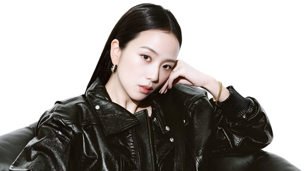 BLACKPINK's Jisoo shares a new photo from the studio recording solo music