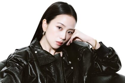 BLACKPINK's Jisoo shares a new photo from the studio recording solo music