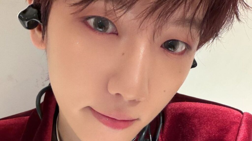 Former EXO’s Baekhyun is reported to sign an exclusive contract with Galaxy Corporation