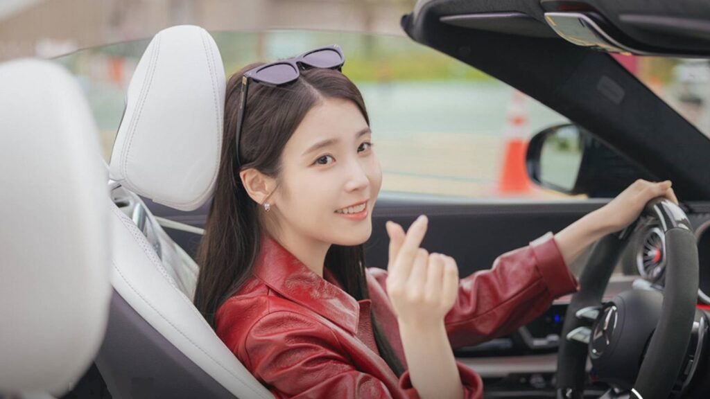 IU reveals that two of her 'Perfect Crown' co-stars attended her grandfather's funeral