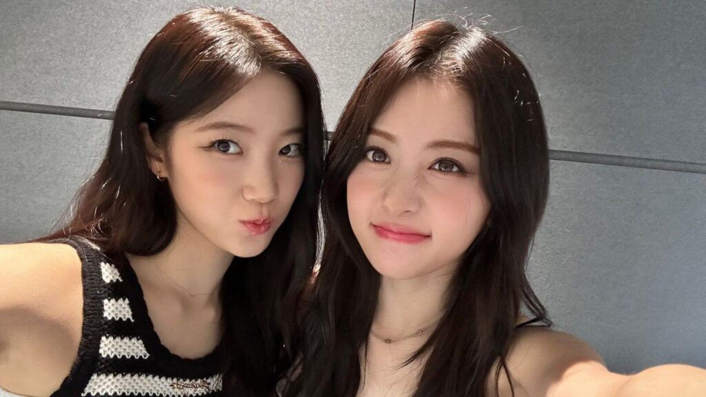 LE SSERAFIM Yunjin and Kazuha's iconic reaction when reading a hate comment live