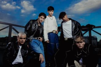 Latin American boy group Santos Bravos begins Korean promotions with a live radio performance