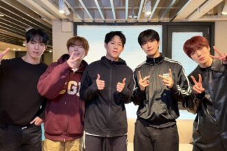 MONSTA X gags the American audience with a live performance