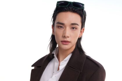 Stray Kids' Hyunjin explains his vision problem in a recent livestream