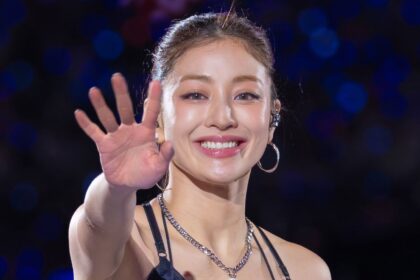 TWICE's Jihyo burst into tears on stage, sparking concern on social networks