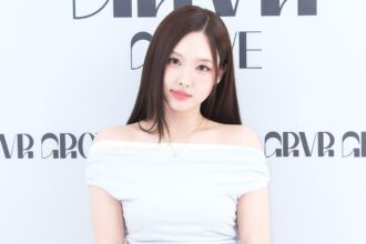 TWICE's Nayeon went viral for struggling at trying to wink