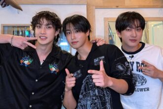 The three-way kiss Han, Bang Chan, and Changbin of Stray Kids shared at their last fan meeting