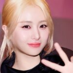 Yunjin gets vulnerable about LE SSERAFIM's journey in a new livestream