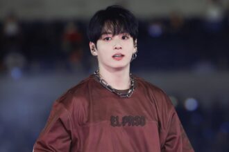BTS' Jungkook goes viral for running away from the microphone at the National Palace of Mexico